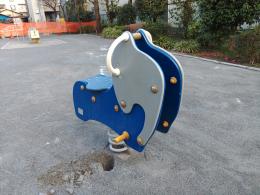 スプリング遊具