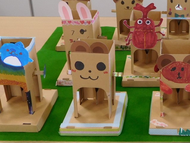 ダンボールガチャ工作