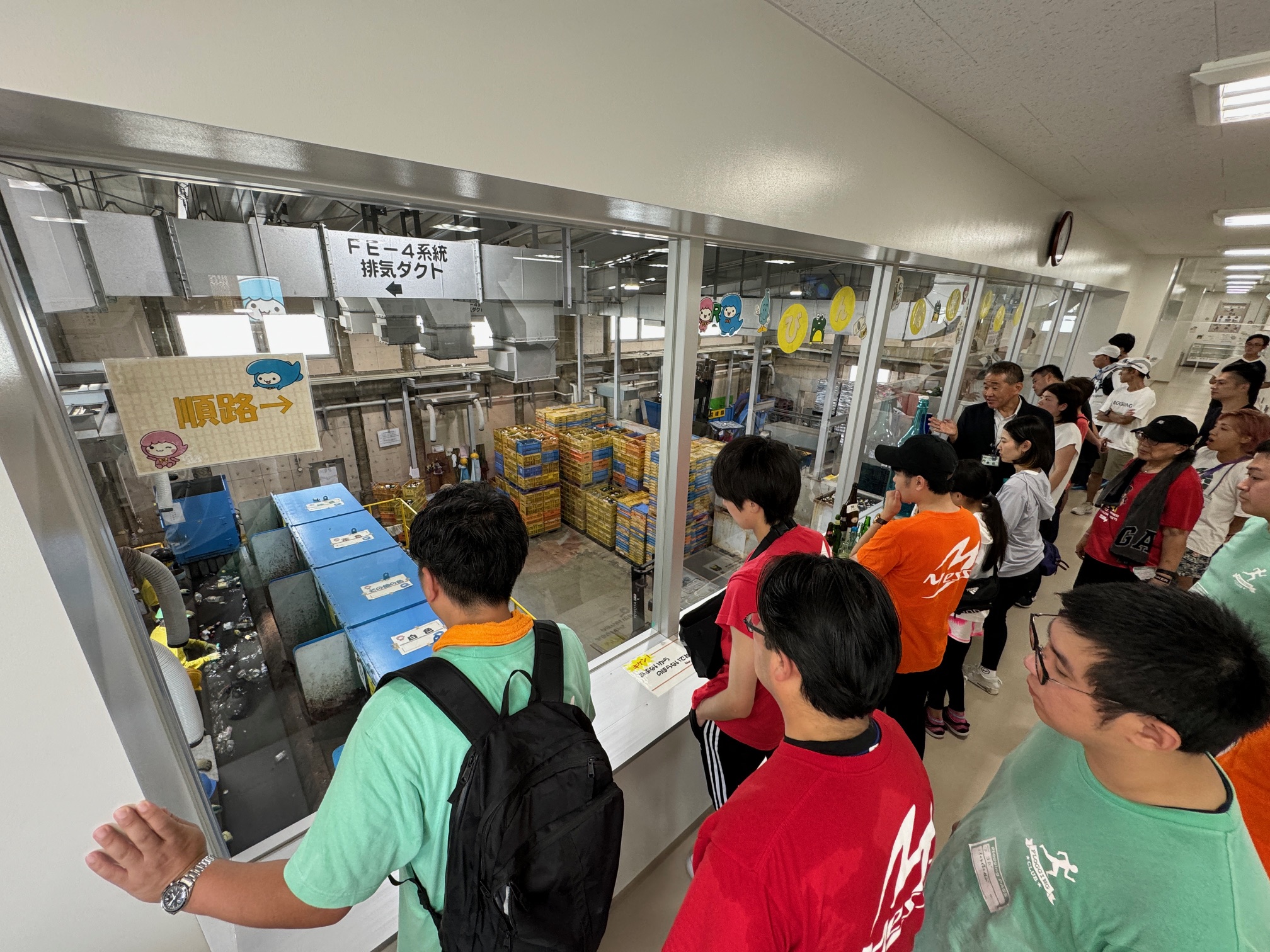 施設見学の様子